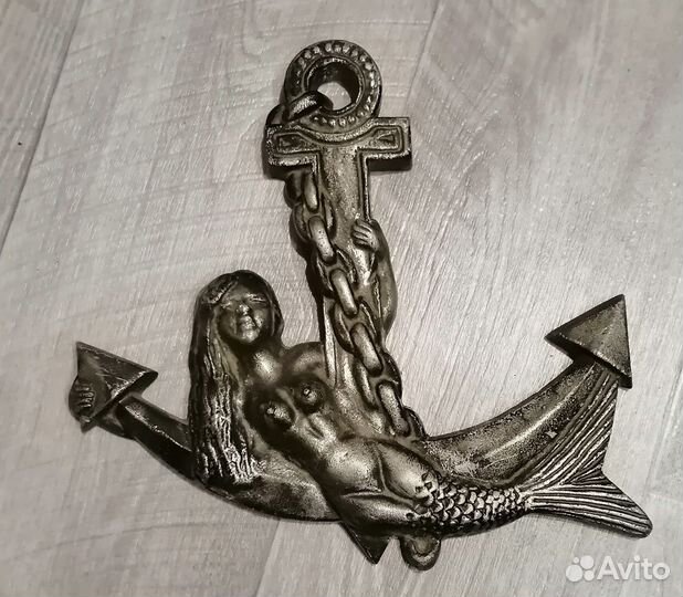 Литьё русалка на якоре барельеф