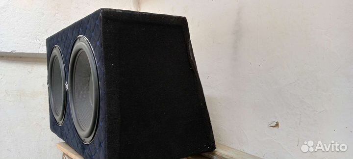 Сабвуфер и усилитель в автомобиль