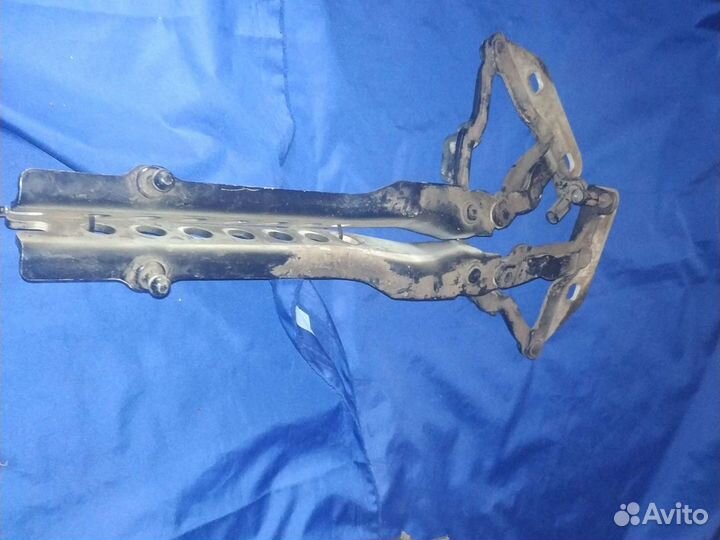 Петля капота Audi A8 S8 левая правая