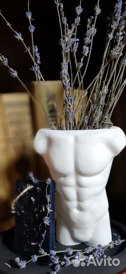 Подарок: кашпо, свеча, аромасаше, лаванда