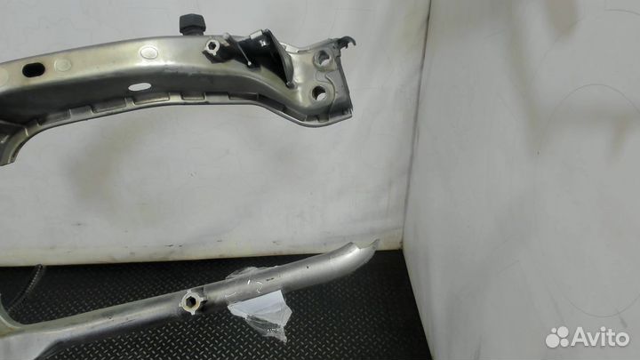 Рамка капота Chrysler 300C, 2009