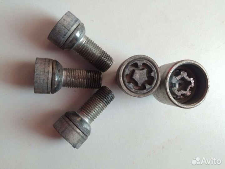 Болты,секретки VW Tiguan