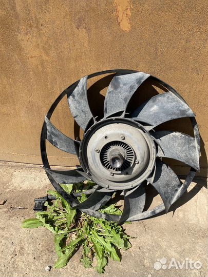 Вентилятор радиатора LR Discovery 4 3.0TDi 3012