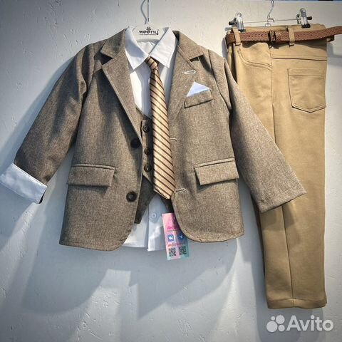 Костюм брючный детский новый