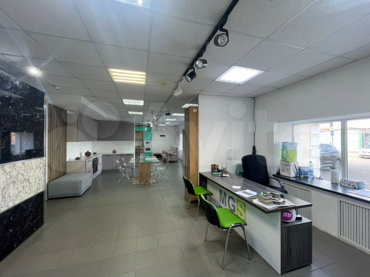 Торговое помещение рядом с IMoll, 127.2 м²