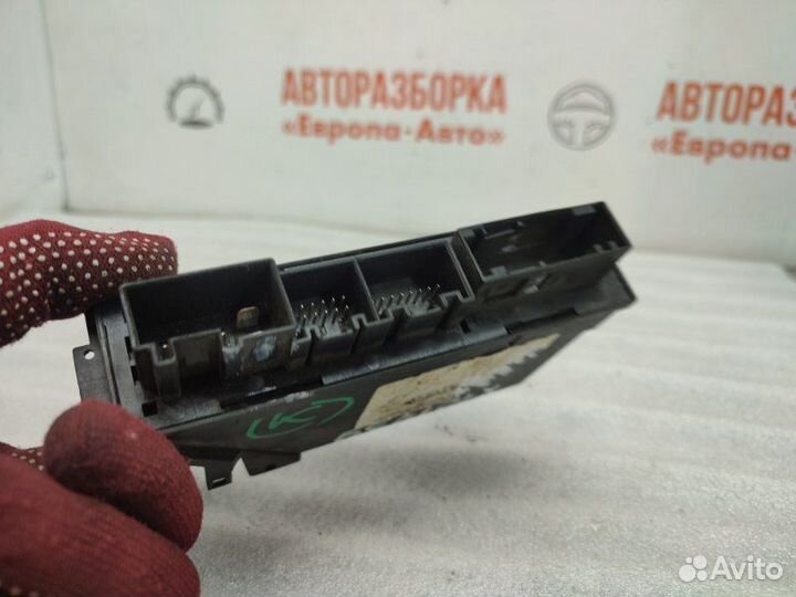 Блок управления двери задний правый Audi A4 B7