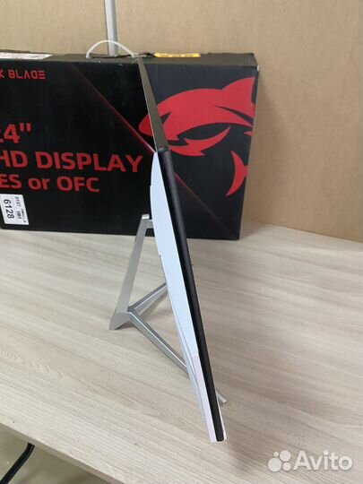 Монитор Shark Blade 24