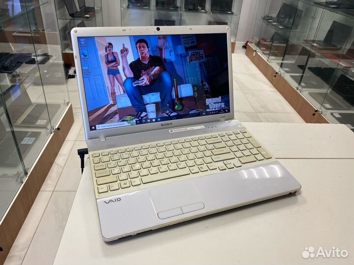 Sony (Core i5/ 320gb/ 4gb ram)