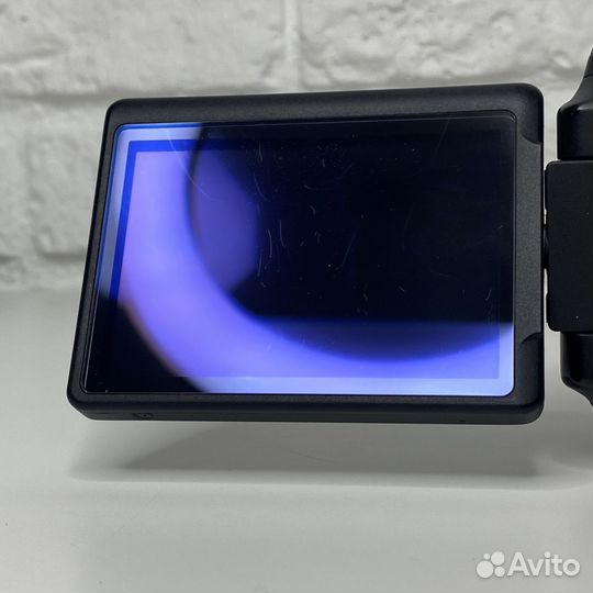 Canon 600D kit 18-55 10472 кадров