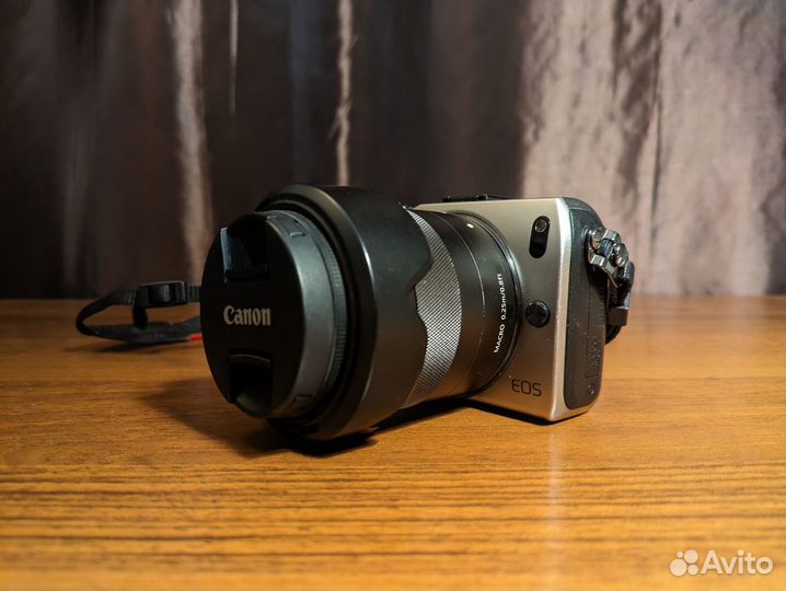 Canon EOS M, богатый комплект