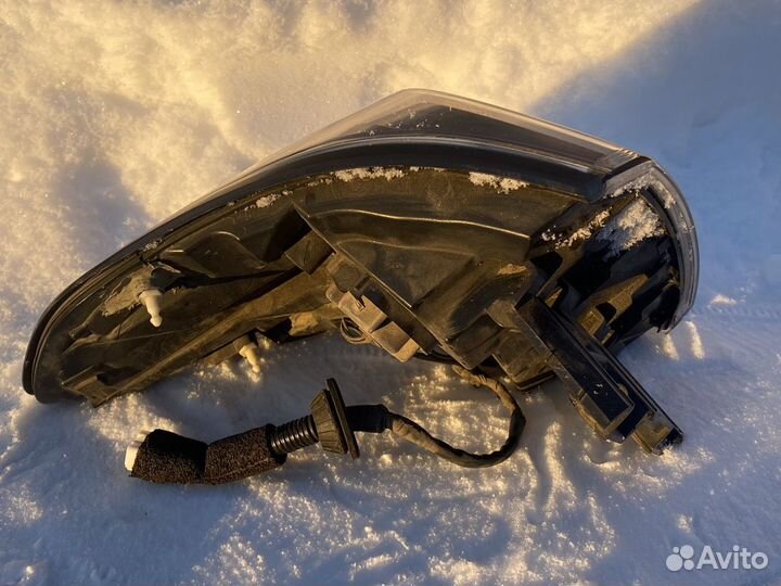 Задний правый фонарь Nissan Patrol