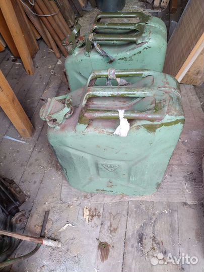 Канистры металлические 20 литров