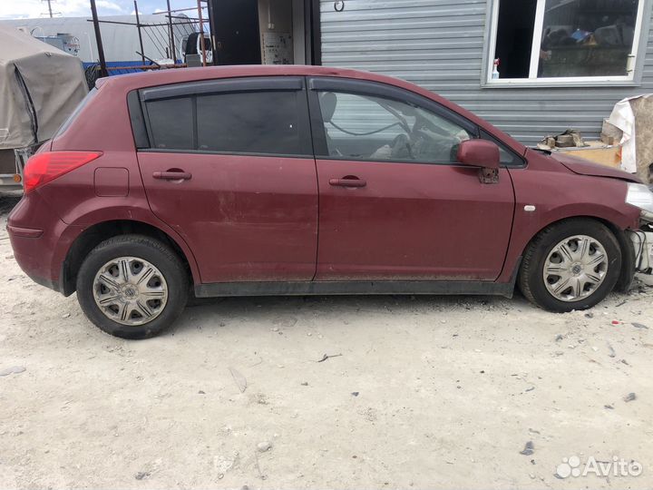 Разбор nissan tiida c11