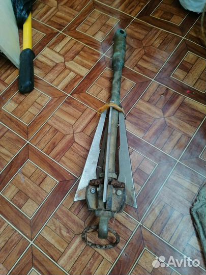 Якорь для лодки