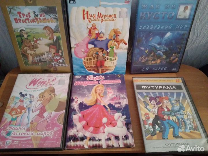 Видео диски б/у Кассеты