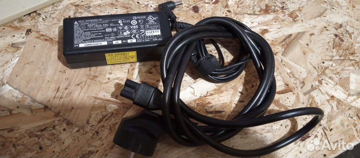 Блок питания/зарядное устройство ноутбука