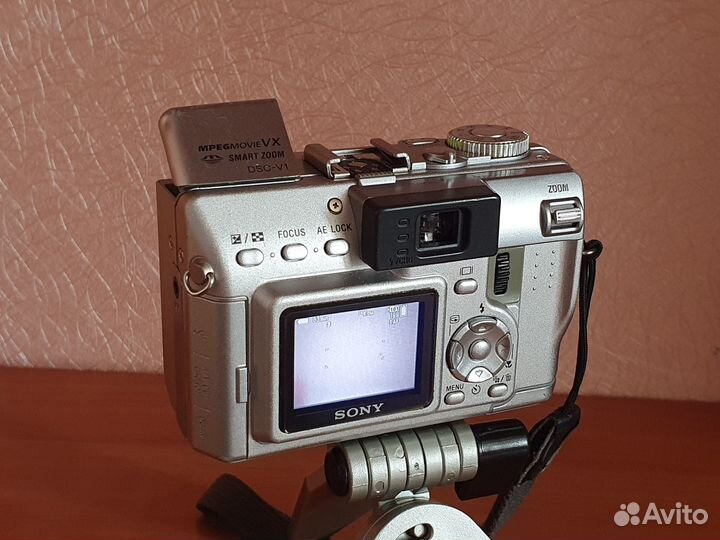 Sony DSC-V1 Cyber-shot 5.0 mega pixels