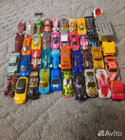 Продам коллекцию хот вилс