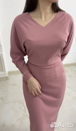 Платье миди в рубчик