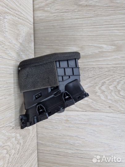 Дефлектор воздушный передний левый Hyundai Solaris