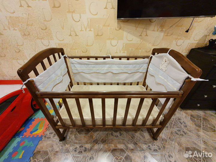 Детская кроватка