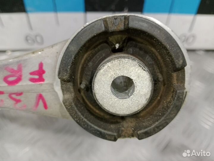 Б/У Рычаг передний верхний правый#005