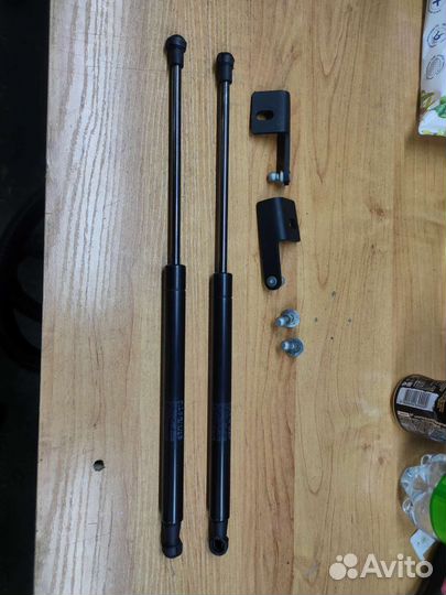 Амортизаторы/упоры капота Teana J32