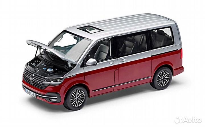 Модель VW T6.1 Multivan серебристый/красный 1:18