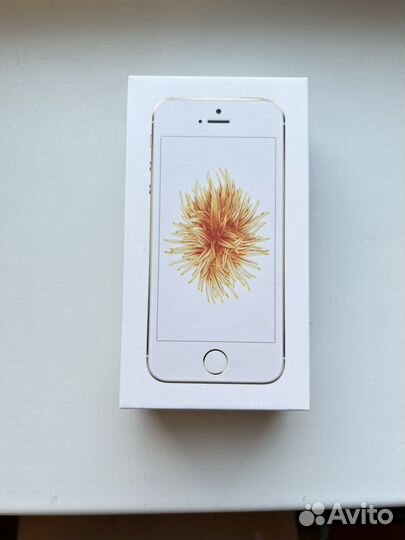 Коробка от iPhone SE