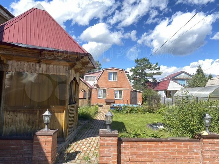 Дом 140 м² на участке 4 сот.