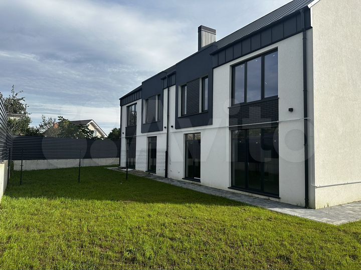 Таунхаус 147 м² на участке 4 сот.