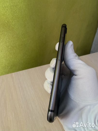 iPhone 8, 64 ГБ