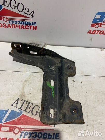 Кронштейн подножки левый Mercedes-Benz Мерседес