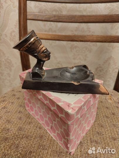 Пепельница СССР Нефертити бронза