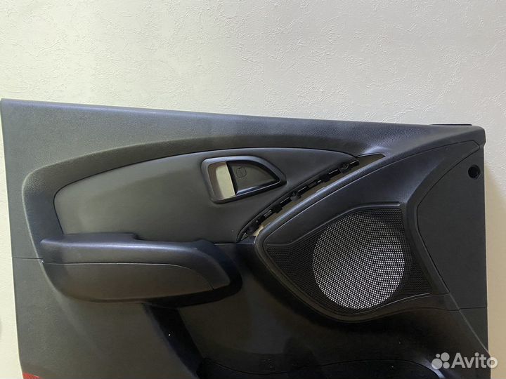 Обшивка лев. пер. двери Hyundai IX35/Tucson 09-15