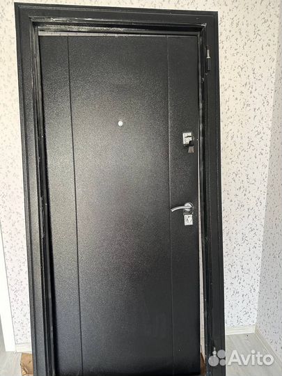 Дверь входная металлическая