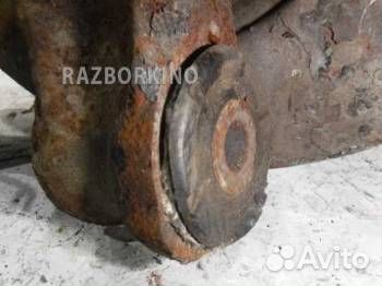 Кулак задний левый