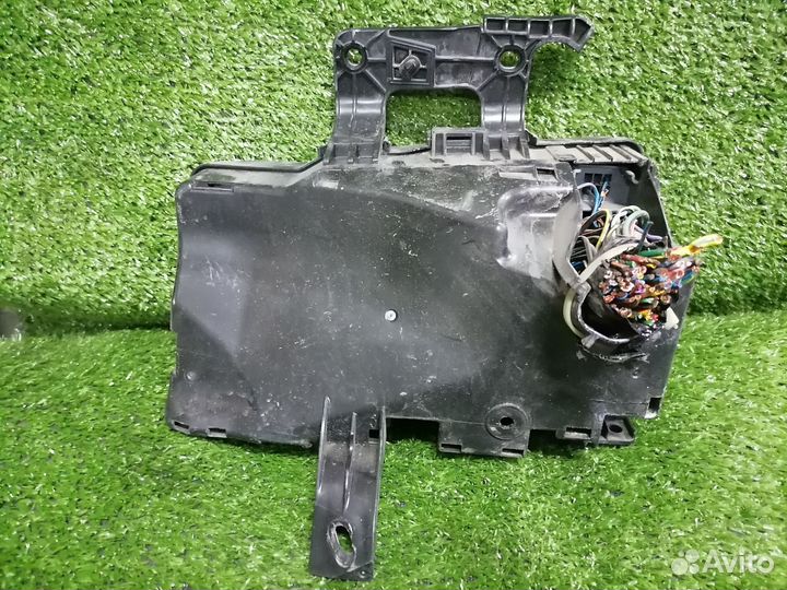 Блок предохранителей GS1D-66-760 Mazda 6 / Atenza