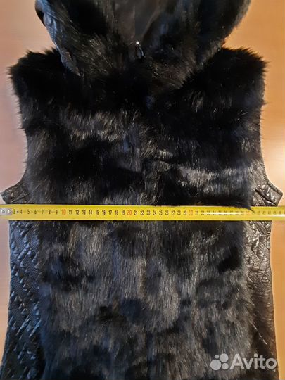 Меховая жилетка с капюшоном для девочки, р-р 42-44