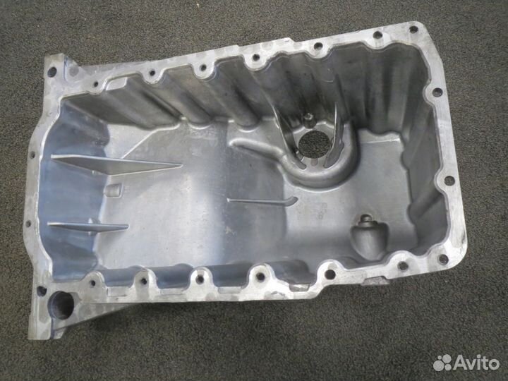 Поддон двигателя 2,0 TDi cdca Amarok-cnea csha