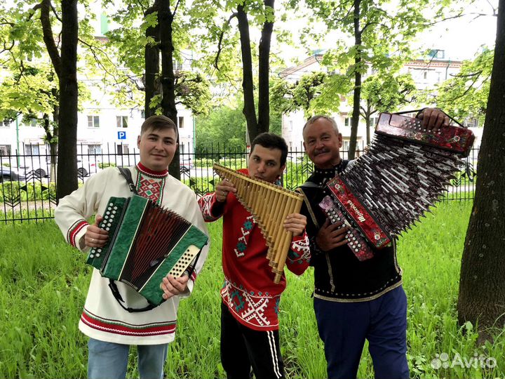 Ведущий певец