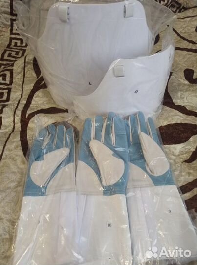 Перчатка фехтовальная