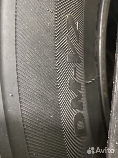 Bridgestone Blizzak DM-V2 265/65 R17