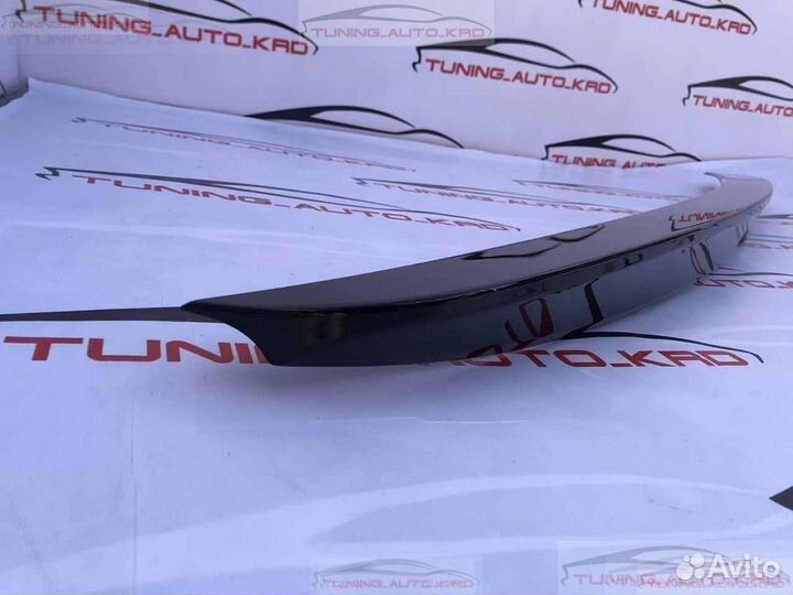 Спойлер на крышку багажника Toyota Camry 50 W5117