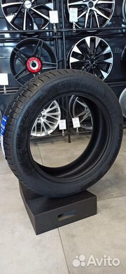 Compasal Winter Blazer UHP 235/45 R18