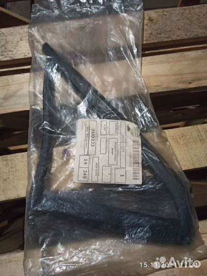 Уплотнитель форточки передней двери Спарк М200