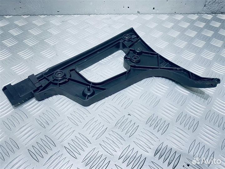 Кронштейн бампера заднего Audi A5 8T 8T0807453