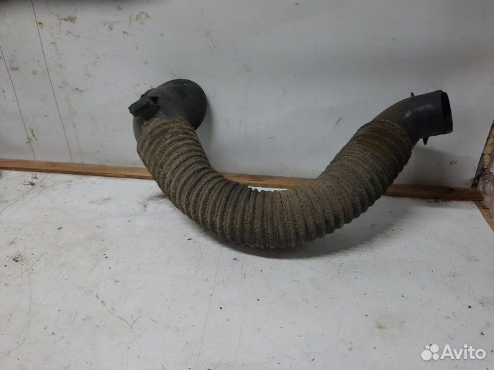 Патрубок воздушного фильтра Peugeot 406 седан 1.8