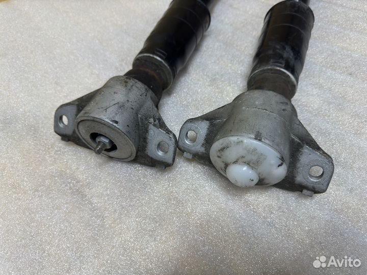 Амортизатор задний Audi A4 B9 2017 8W0513035AD