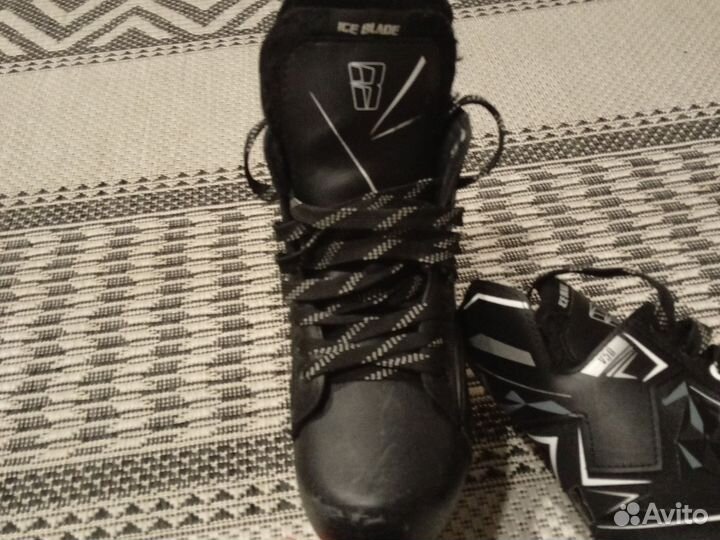 Коньки хоккейные размер 38